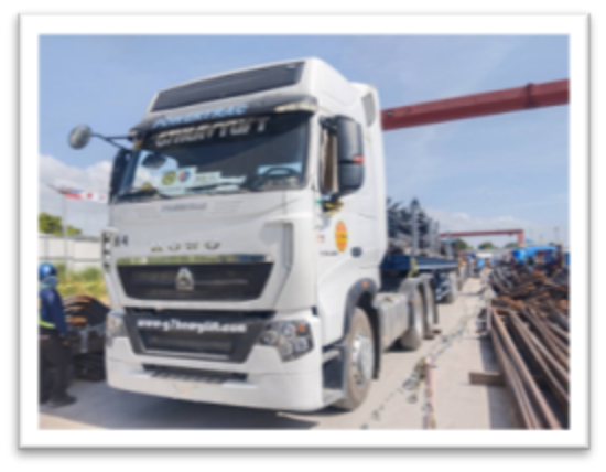 Picture of Tractor Head with 40' Flatbed Trailer